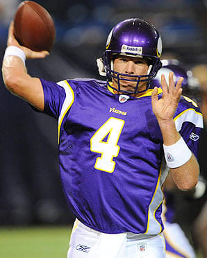 brett-favre-throwing.jpg